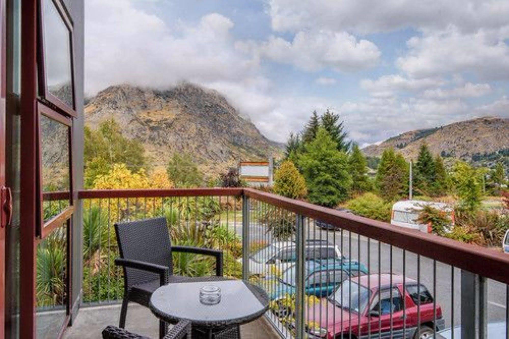 Shotover Lodge Уанака Екстериор снимка