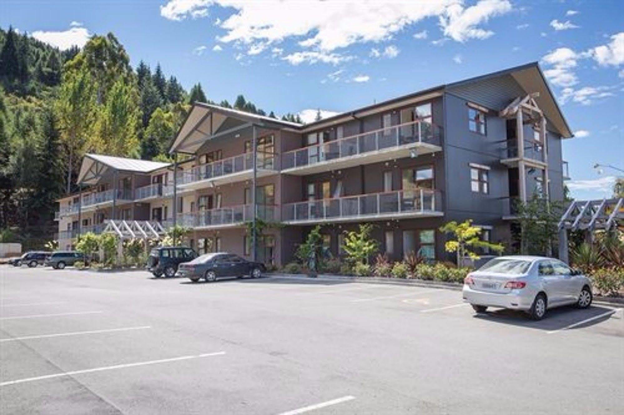 Shotover Lodge Уанака Екстериор снимка